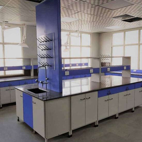 Lab Furniture Manufacturers in Delhi